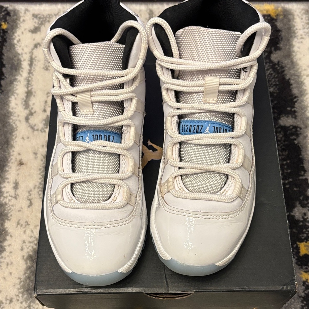 Little girls size 3y Jordans
